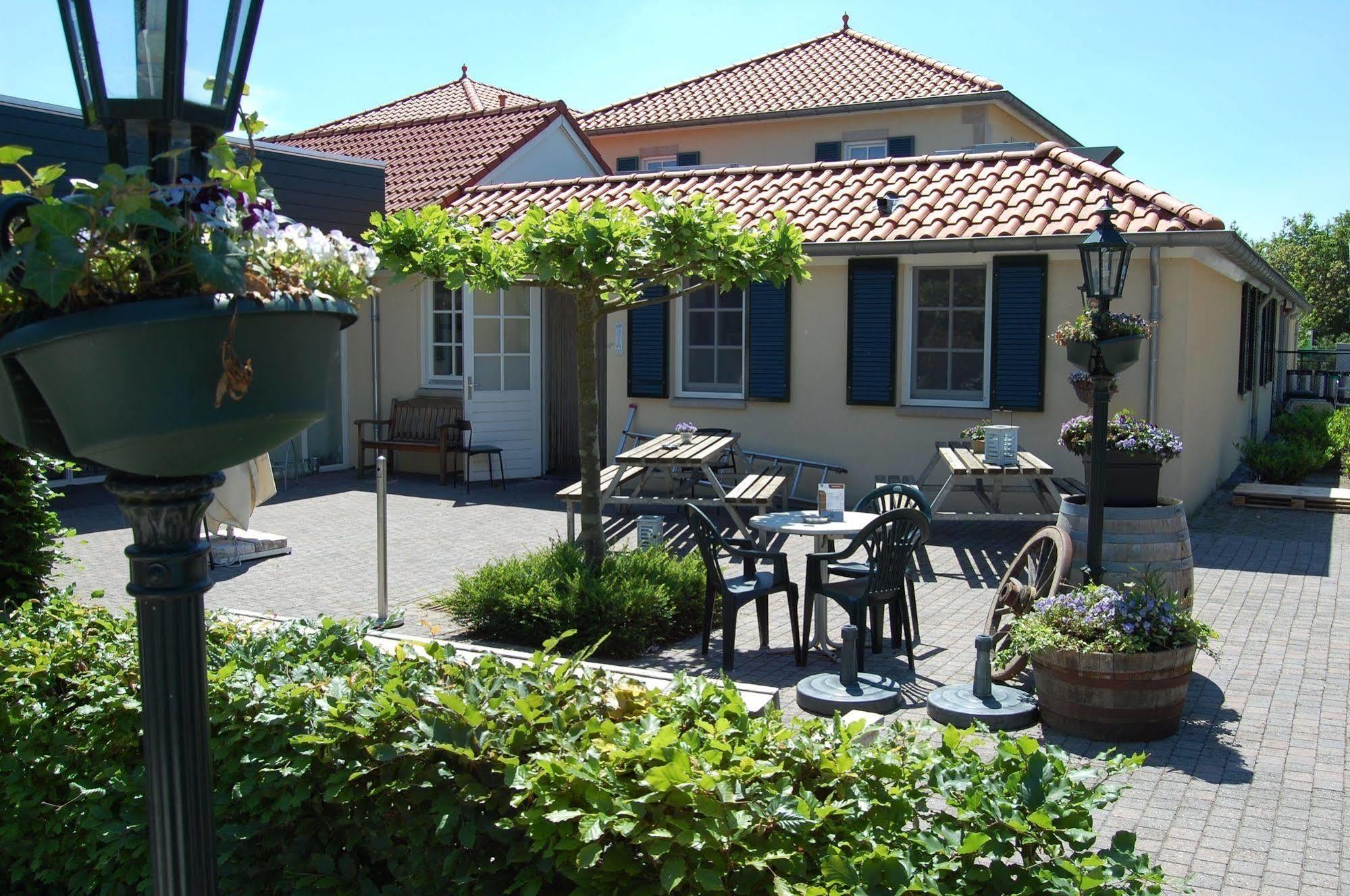 Hotel & Restaurant - Auberge De Hilver Diessen Bagian luar foto